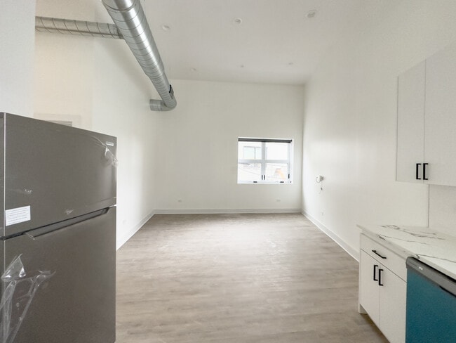 Foto del edificio - 4731 N Western Ave