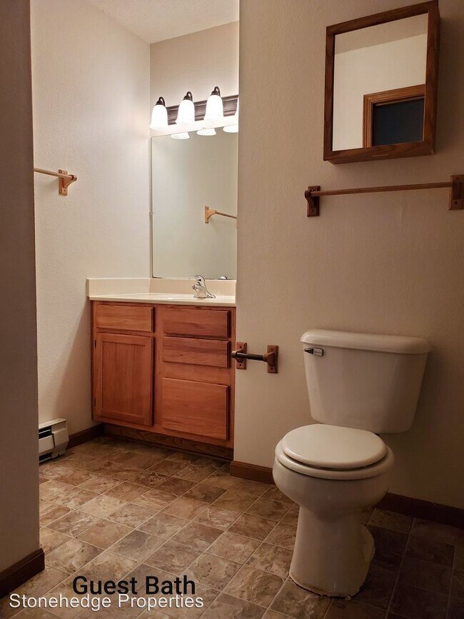 Foto del edificio - N113 W16861-W16861 Driftwood Ct