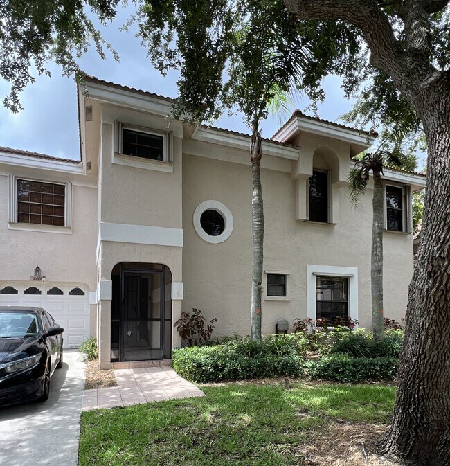 Frente - 10664 NW 16th Ct