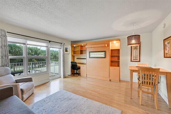 Foto del edificio - 3000 E Sunrise Blvd