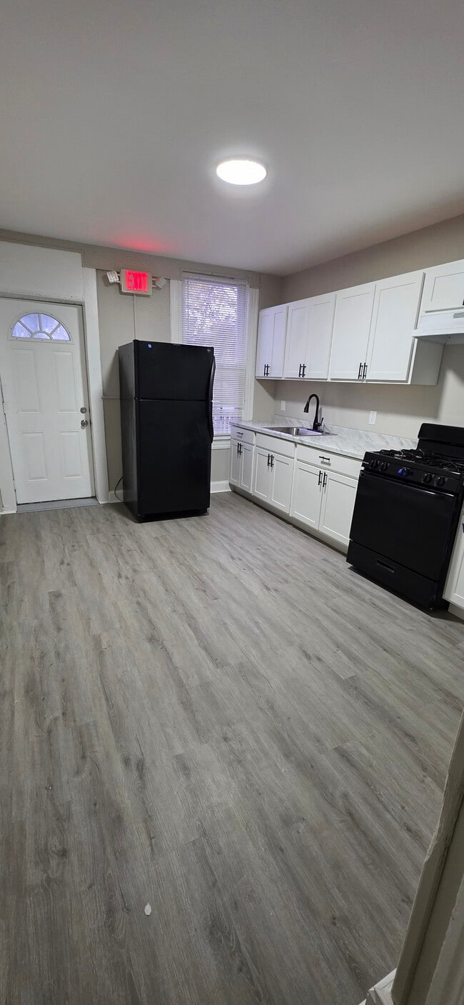 Building Photo - 311 N Calhoun St