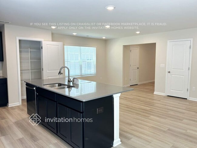 Building Photo - 2343 Pebble Close Ct