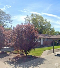 Building Photo - 1928 E Bridgeport Ave