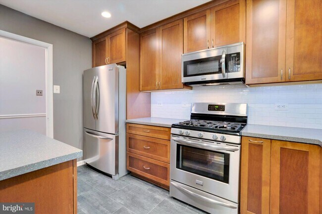 Foto del edificio - 10613 Kenilworth Ave