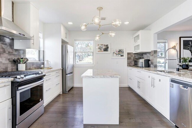Foto del edificio - 2412 Hartford Rd