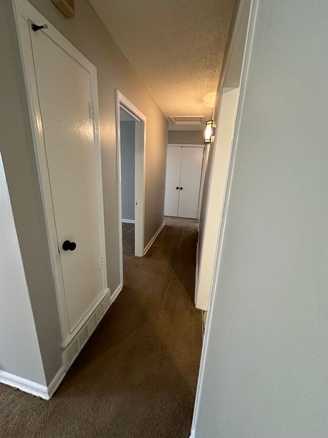 Building Photo - 4203 Kerwin Dr