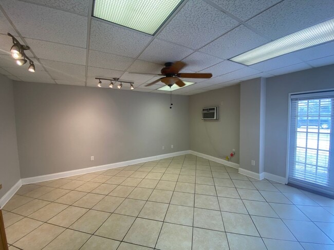 Building Photo - 1824 Hendricks Ave