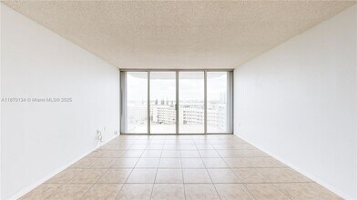 Building Photo - 18011 Biscayne Blvd