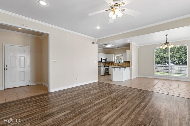 Foto del edificio - 4 Bedroom 2 Bath with Pool!!!