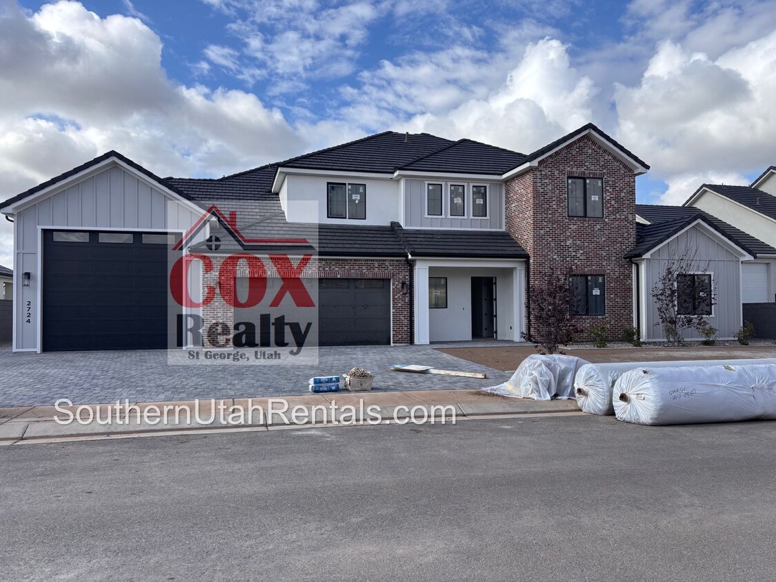Primary Photo - Ultimate Brand New Dream House - 6 bed | C...
