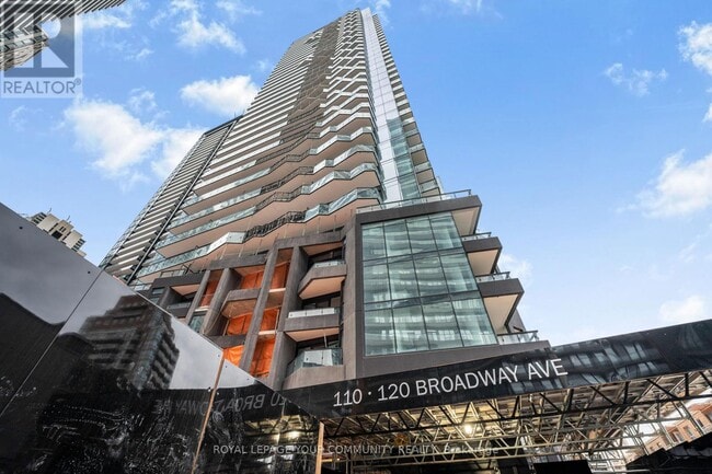 Photo du bâtiment - 110 Broadway Ave