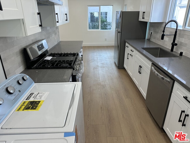 Building Photo - 1864 W 25th St