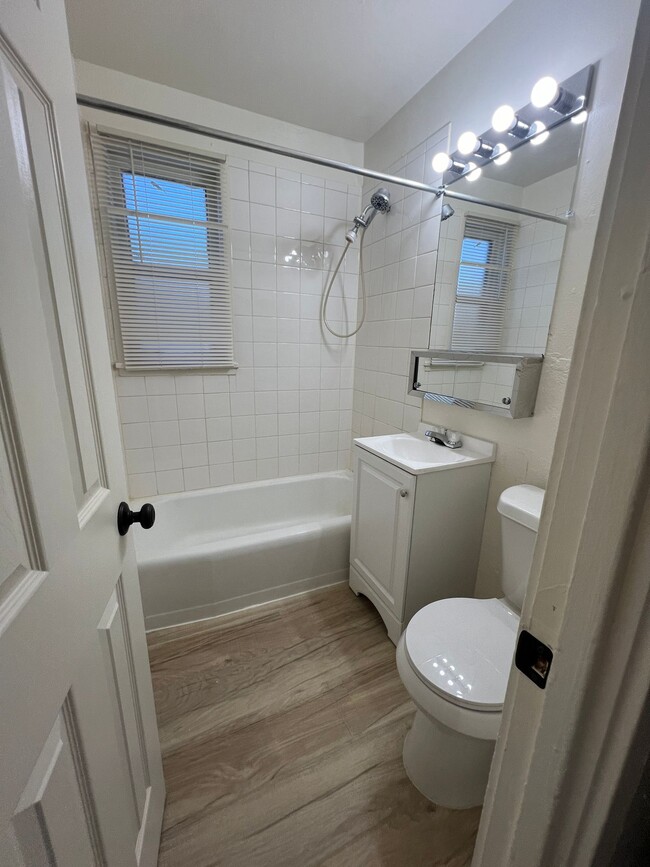 Building Photo - Furnished or Unfurnished