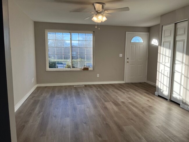 Foto del edificio - 7690 Rustic Woods Dr