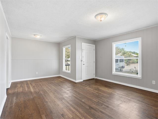 Building Photo - 2025 Westchester Dr