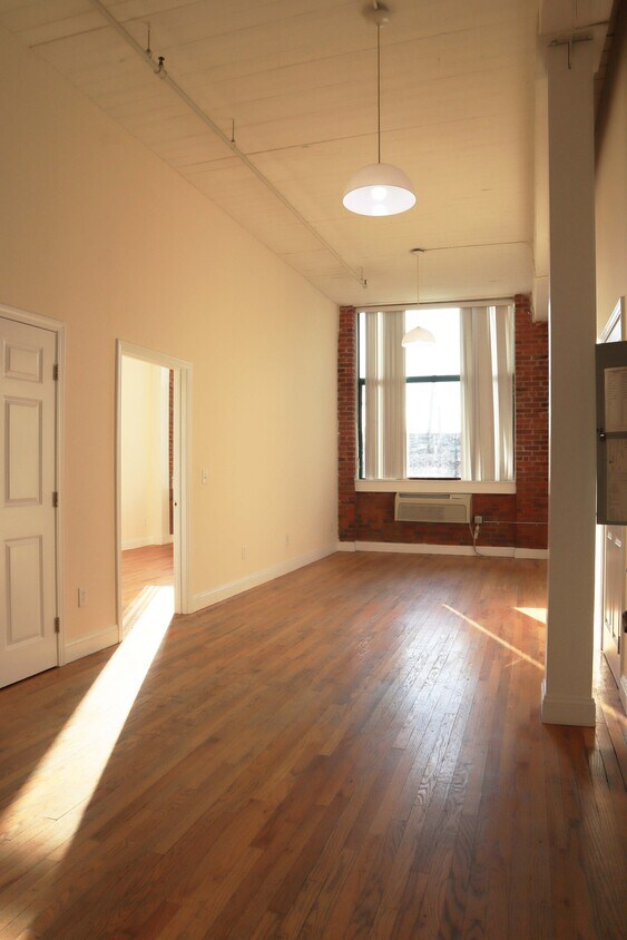 390 Charles St Unit 215, Bridgeport, CT 06606 Condo for Rent in