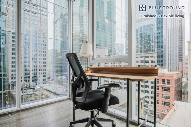 Foto del edificio - 215 W Lake St