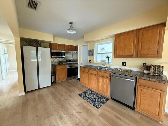 Foto del edificio - 5408 Ferdinand Dr