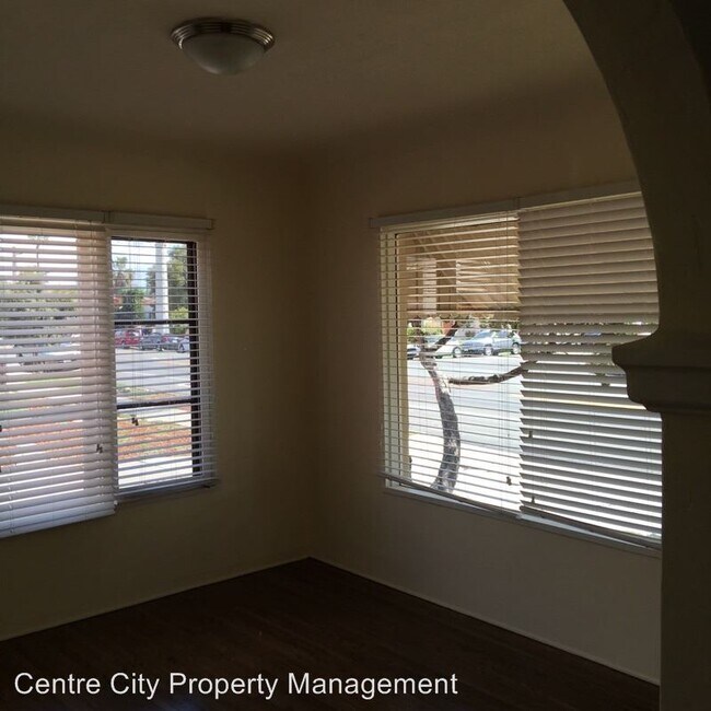 Foto del edificio - 3272-3274 Orange Ave