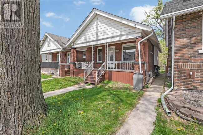 Photo du bâtiment - 1548 Dougall Ave