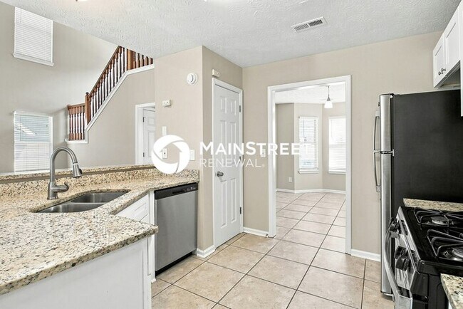 Foto del edificio - 3 Bedroom Pet-Friendly Home in Fayetteville, GA with Main Street Renewal
