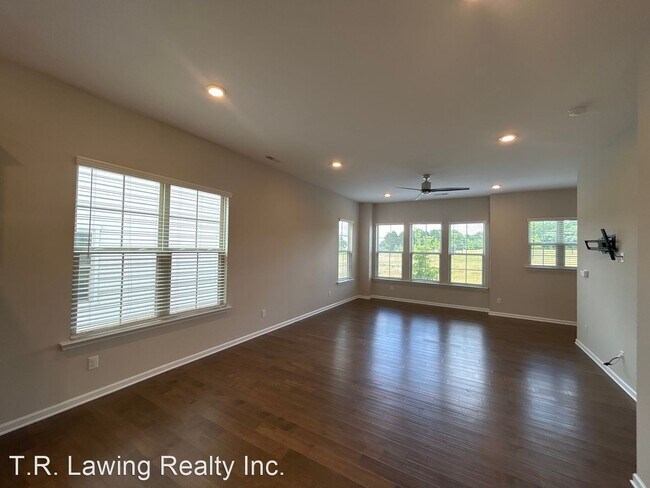 Foto del edificio - 4 br, 3.5 bath House - 1010 Bexton Street