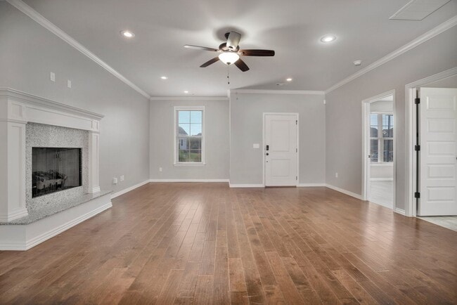Foto del edificio - Very well maintained 4 Bed 3 Bath home in Great Location!
