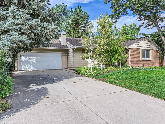 Building Photo - Light and Bright 3 Bed/2 Bath in Virginia ...