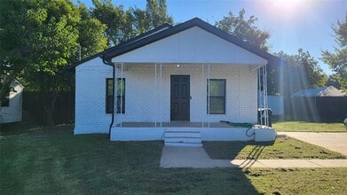 Building Photo - 623 S Ruddell St