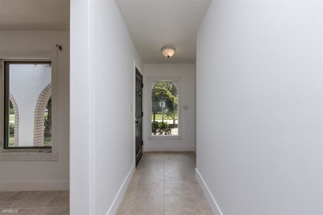 Building Photo - 4 br, 2 bath House - 4911 NW 76th Pl
