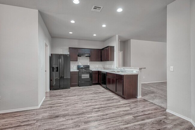 Foto del edificio - Gorgeous 3 Bed 2 Bath Home in Heart Of Yukon!