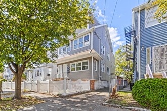 Building Photo - 205 N 16th St