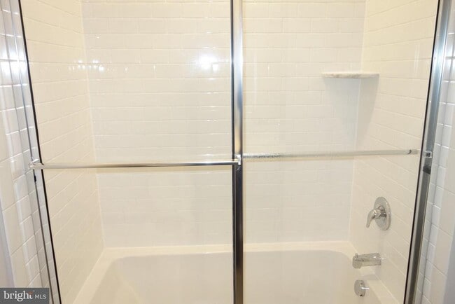 Building Photo - 228 S Mill Rd