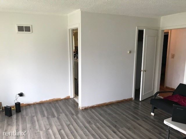 Building Photo - 2 br, 1 bath Apartment - 2031 Brenner Street