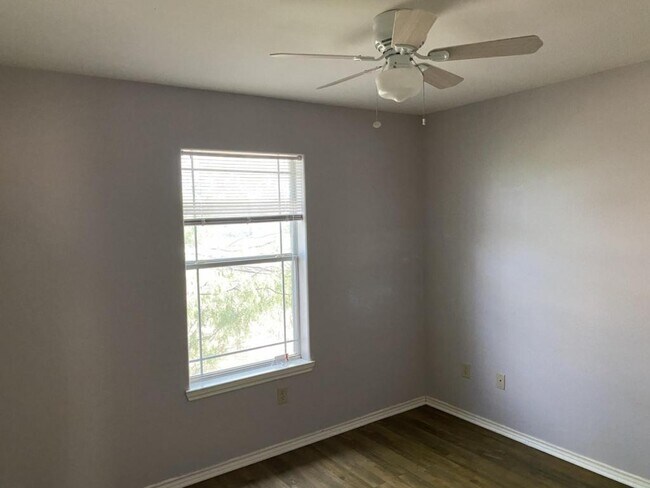 Building Photo - 403 48th Street