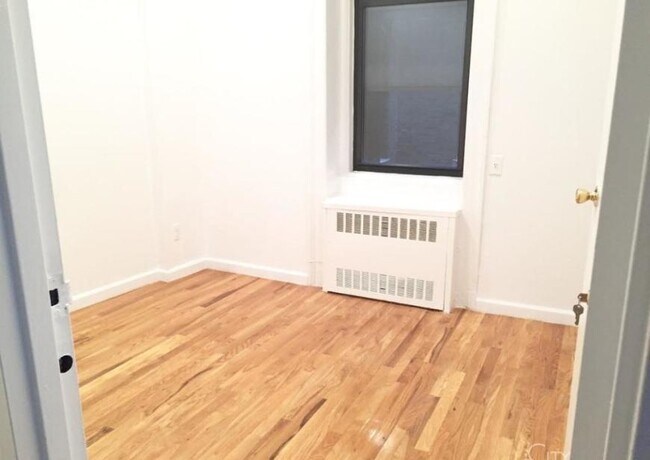 Building Photo - 3 bedroom in NEW YORK NY 10038