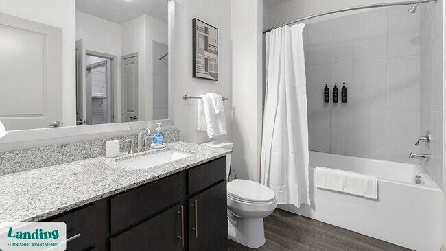Foto del edificio - 2800 NE Green Oaks Blvd