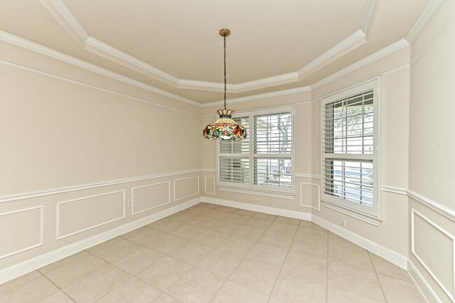 Building Photo - 200 San Saba Dr