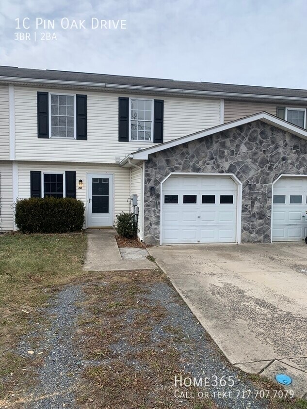 Primary Photo - 3 Bed 2 Full Bath Townhome home with Garage!