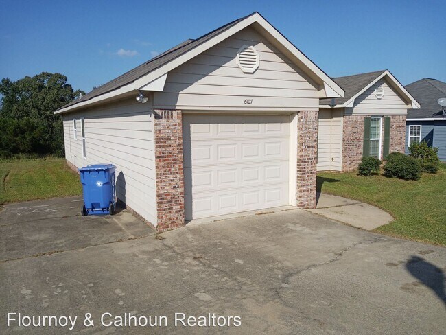 Building Photo - 4 br, 2 bath House - 6107 Crossbow Drive