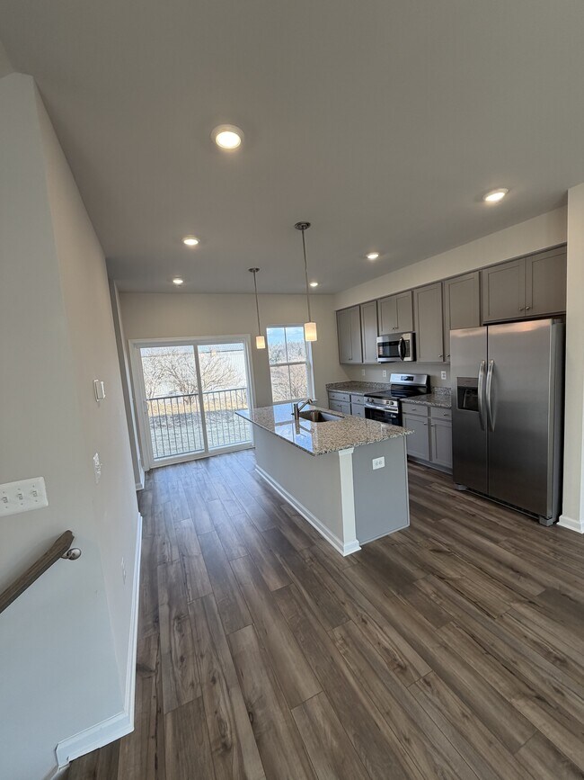 Building Photo - 125 Kinkade Ct