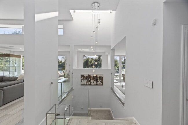 Building Photo - 641 Walther Way