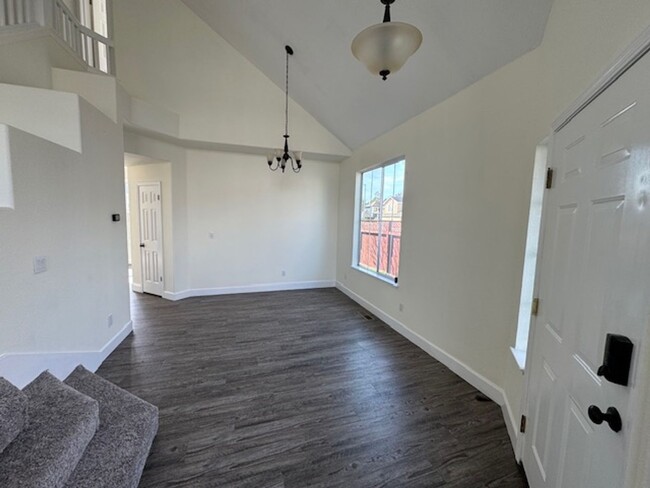 Building Photo - Beautiful 4 Bedroom House in Coffey Park A...