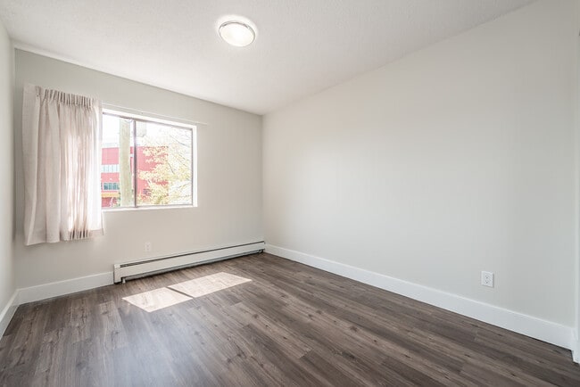 Building Photo - 830 Pembroke Street