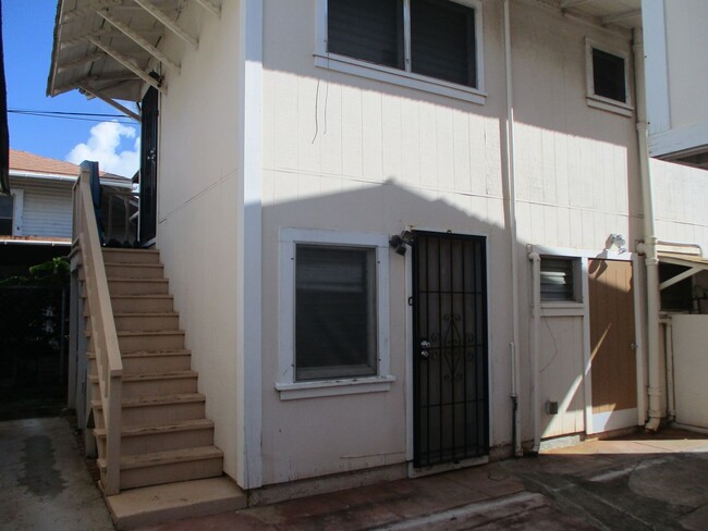 Building Photo - Duplex For Rent