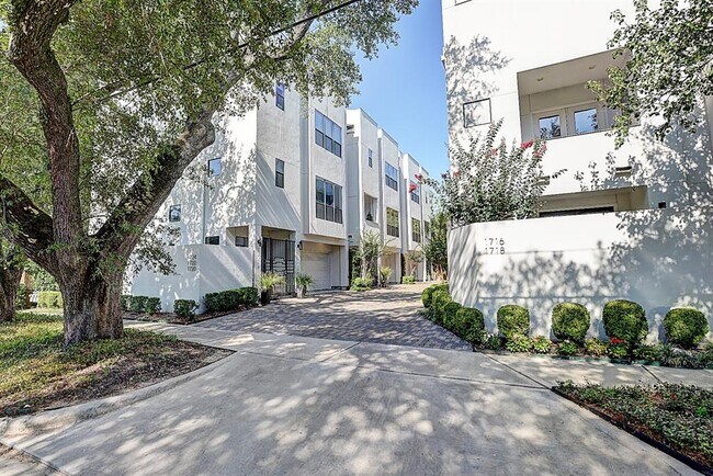 Building Photo - 1724 Woodhead St