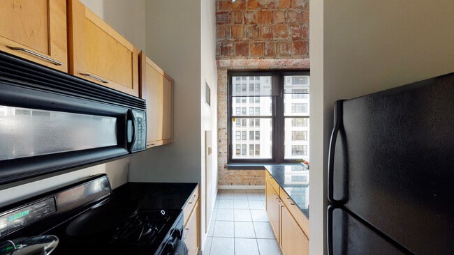 Building Photo - 20 N State St