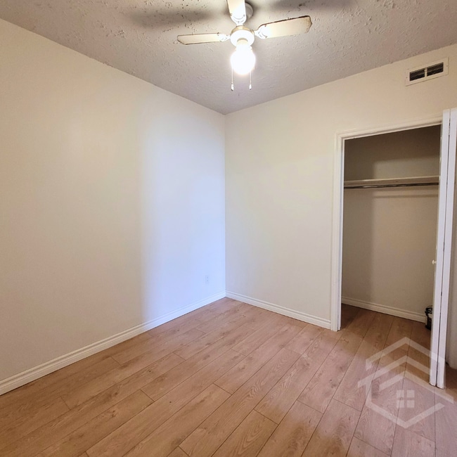 Building Photo - 2-Bedroom Apartment in the Heart of Woodstock!