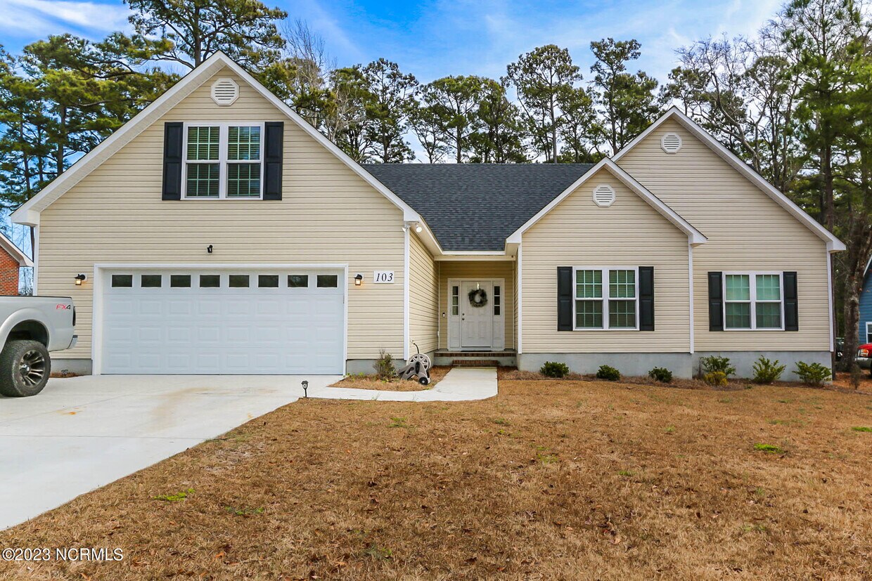 Foto principal - 103 Bogue Landing Dr