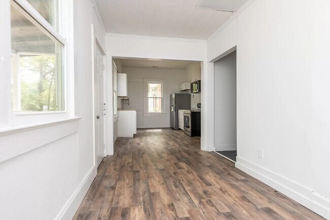 Foto del edificio - 408 Dickens Ave